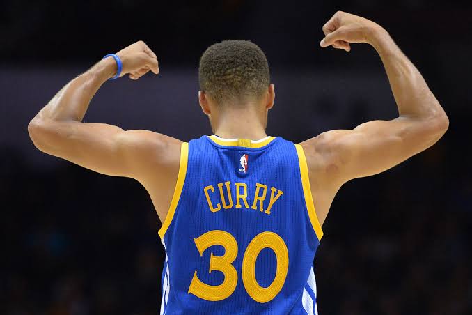 Incrível! Stephen Curry marca 105 cestas de três seguidas em treino dos Warriors; assista ao vídeo