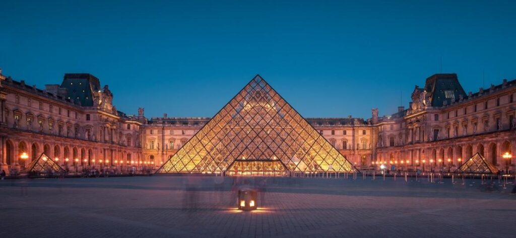 Visitas ao Museu do Louvre caíram 72% em 2020