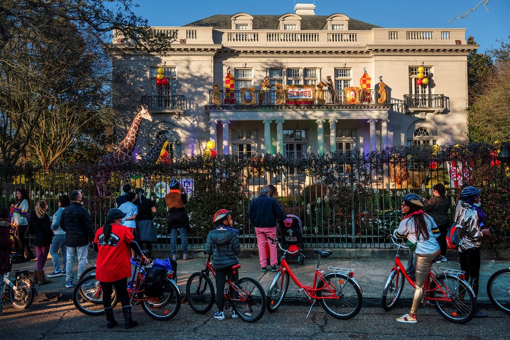Com Mardi Gras cancelado, moradores de Nova Orleans criam milhares de ‘casas alegóricas’