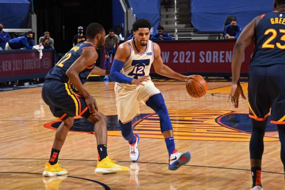 Tobias Harris lidera e Sixers bate Warriors