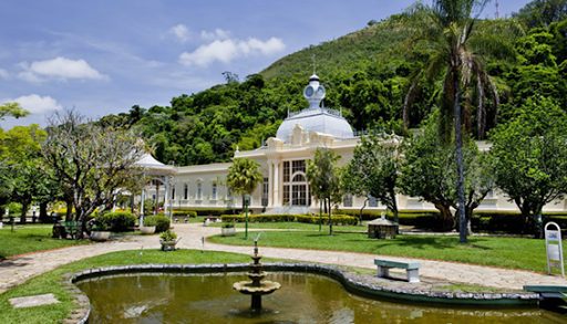 Minas Gerais: Circuito das águas, turismo e saúde