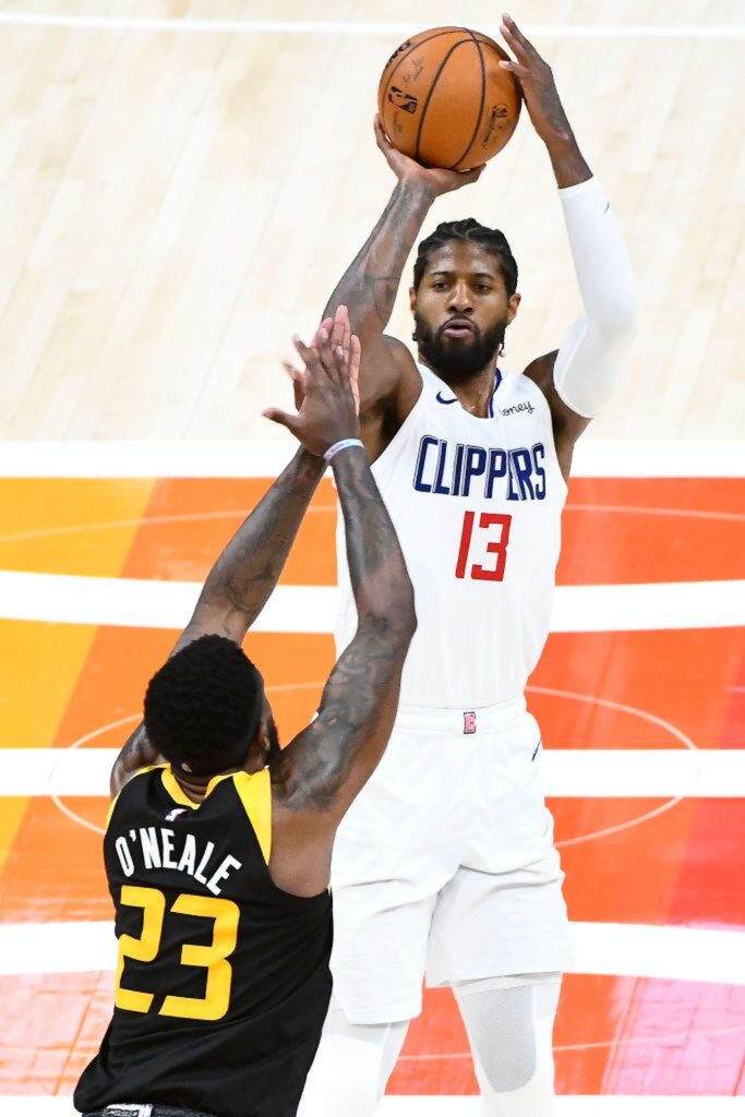 Clippers ignoram ausência de Kawhi Leonard e batem Utah no jogo 5