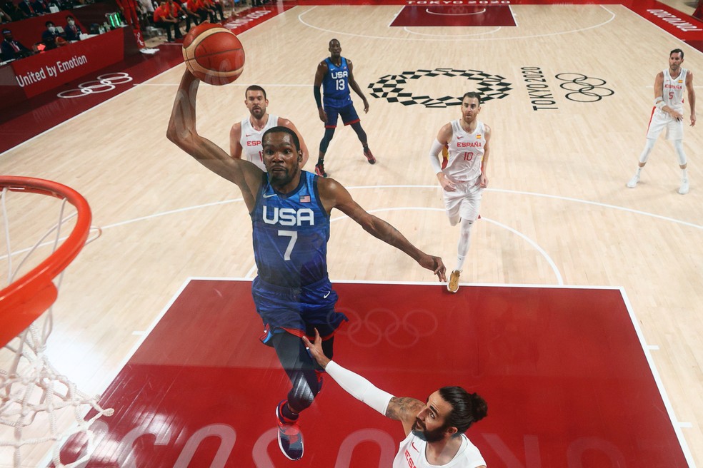 EUA viram contra a Espanha e vão às semifinais no basquete masculino