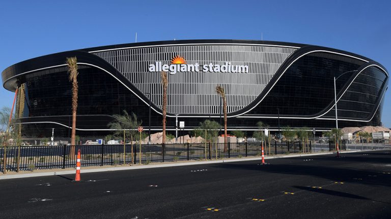 Las Vegas Raiders exigirão comprovante de vacinação para torcedores no Allegiant Stadium