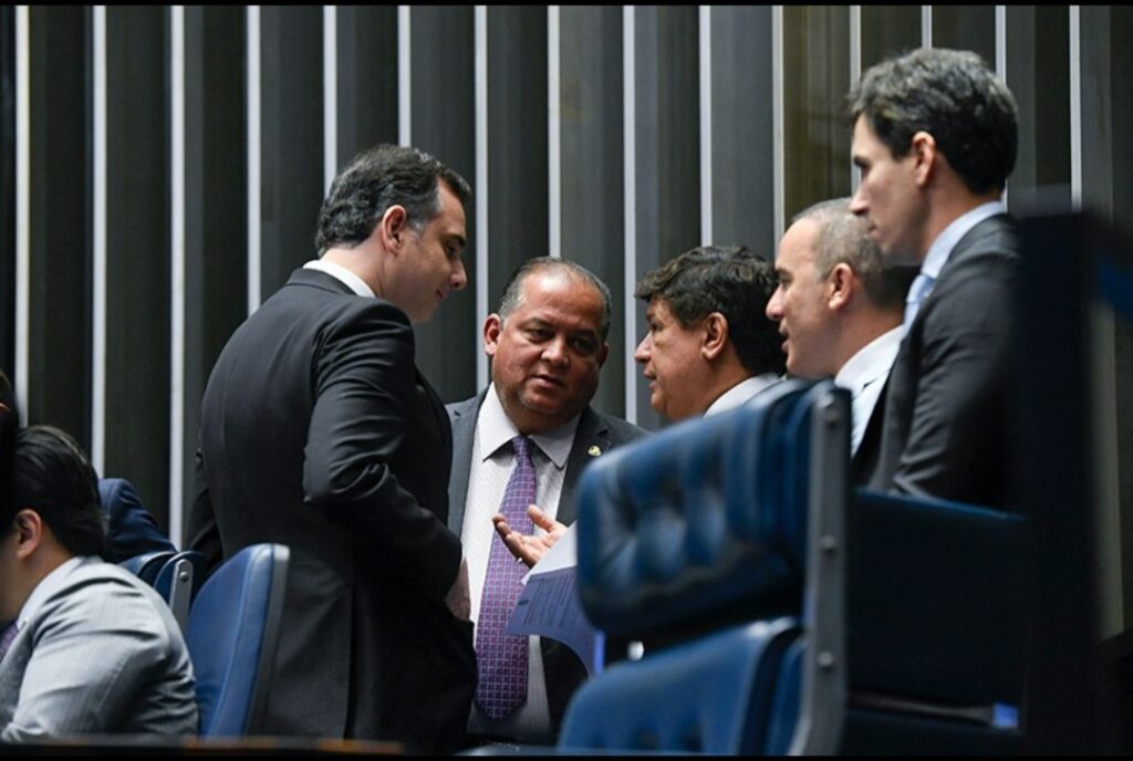 Senado cria três comissões permanentes. Eduardo Gomes (PL-TO) foi o relator da matéria