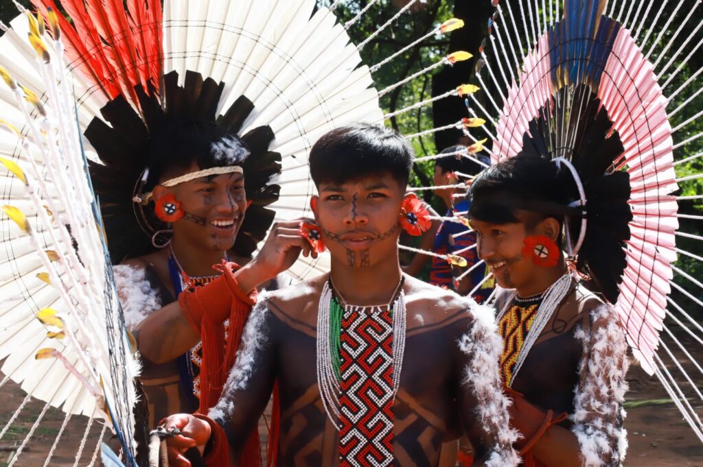 indígenas Karajá se tornam adultos em cerimônia marcada por respeito à cultura ancestral