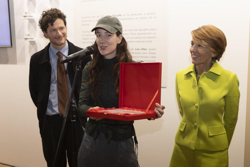 Artista espanhola Mónica Mays vence o prêmio illy SustainArt