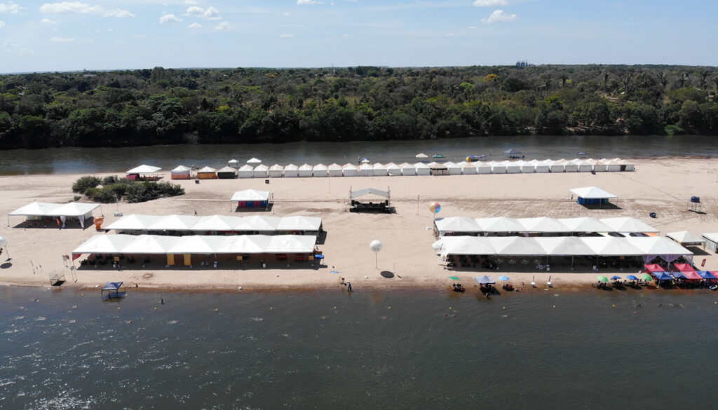 Estrutura e segurança reforçada atraem público à Praia Rio do Sono, em Pedro Afonso