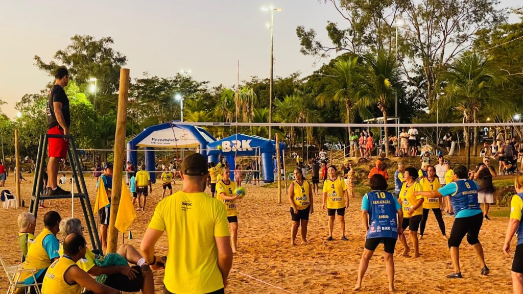 BRK participa da 1ª edição do projeto ‘Vovô e Vovó invadem praia’